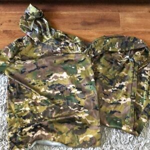 Boys 2pc army camo costume in size XL